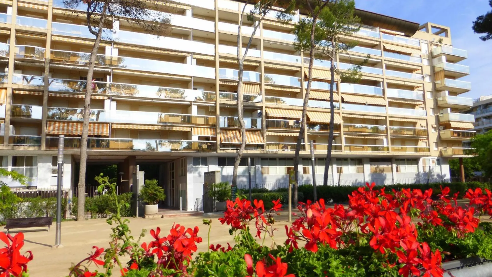 Apartment Park Suites Family Rentalmar Salou